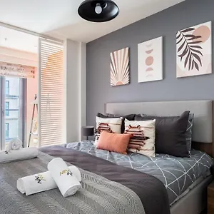 Avangart By Newinn Apartment